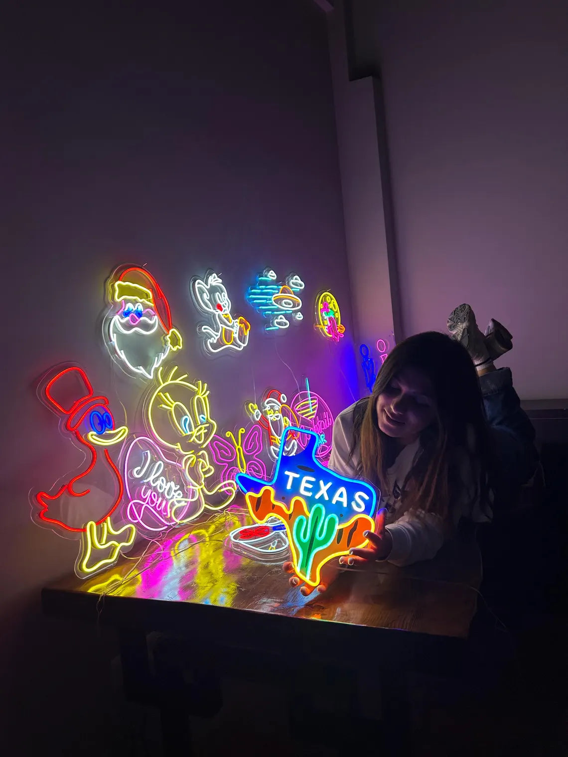 Texas Neon Sign  🤠 Show Off Your Lone Star Pride in Glowing Style!